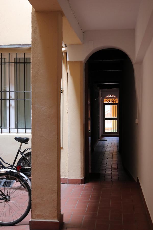 Lovely Studio D'Azeglio By Studio Vita ボローニャ エクステリア 写真